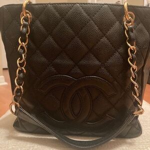 CHANEL Caviar Quilted Petit Tote Bag